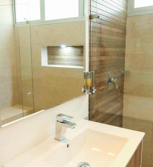 Quarto Estandar, Loyds