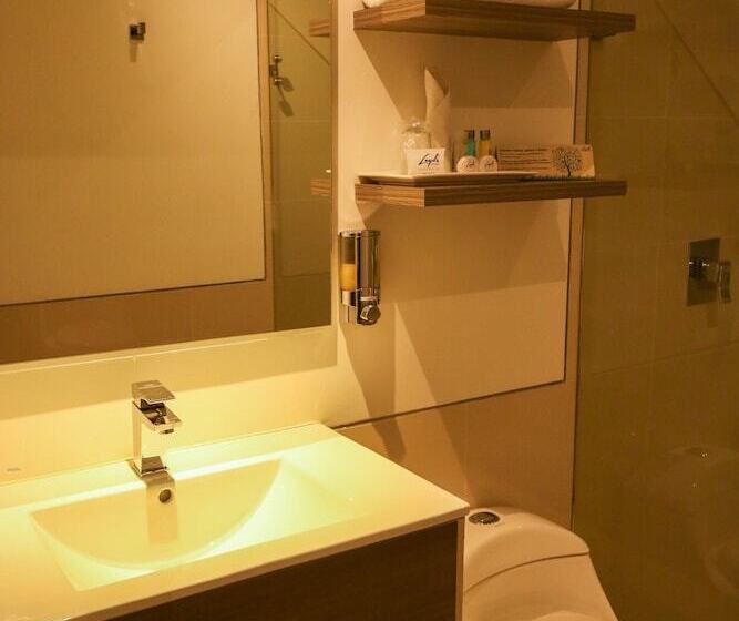 Quarto Triplo Estandar, Loyds