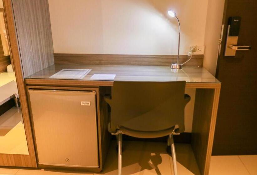 Quarto Estandar, Loyds