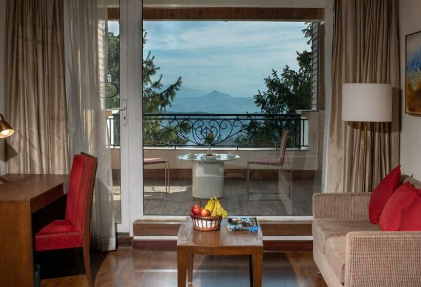 스탠다드 룸 킹사이즈 침대, Royal Tulip Shimla  Kufri