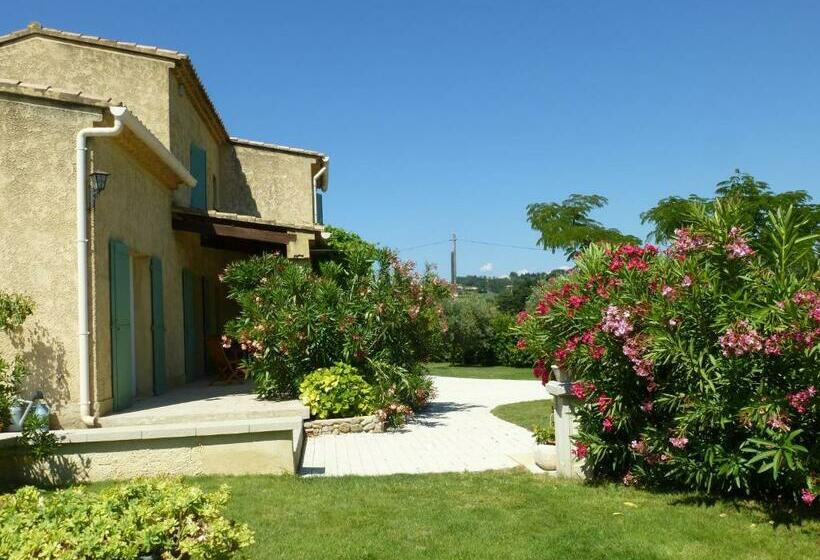 Апартаменты 3 Спальни, Chambres D Hôtes Climatisées Avec Cuisine D été Villa Gour Du Peyrol