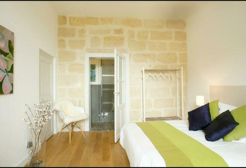 Номер Стандарт Вид на Бассейн, La Maison Rouge D Uzes B&b