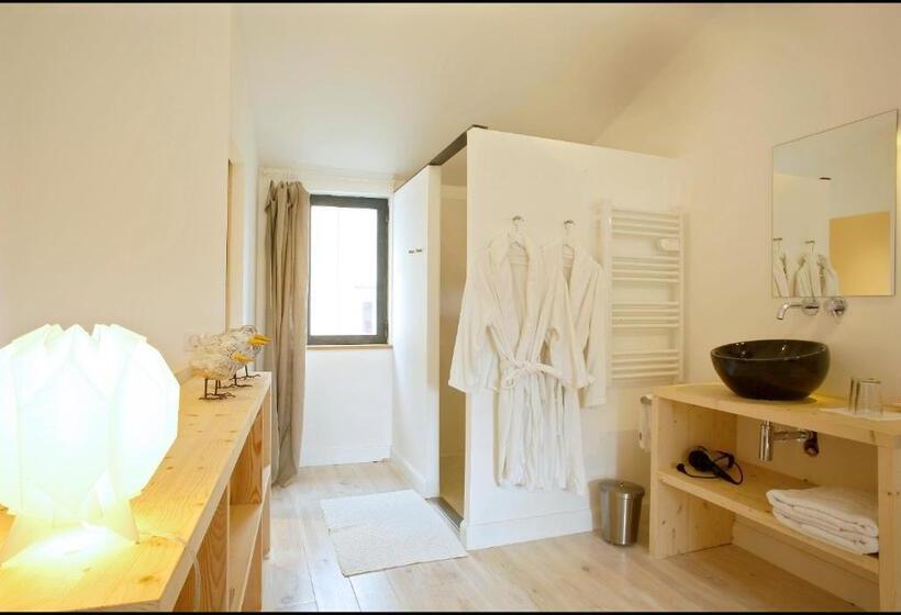 Номер Deluxe Вид на Парк, La Maison Rouge D Uzes B&b
