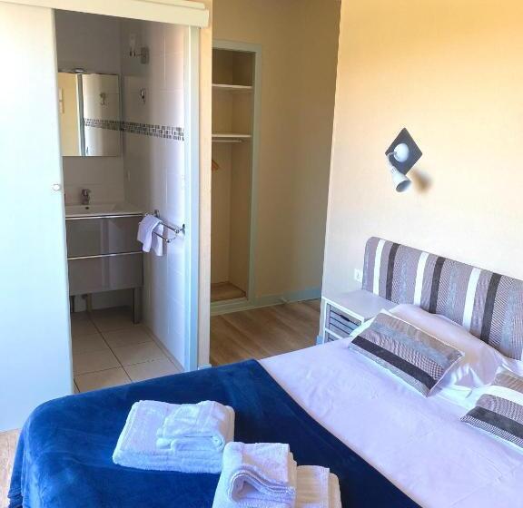 Номер Стандарт с Балконом, Hôtel Le Plaisance