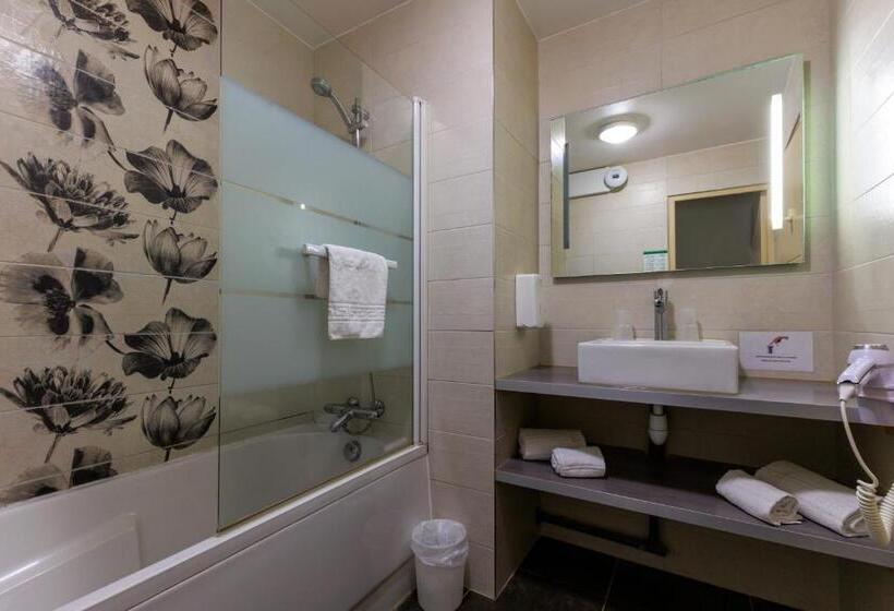 标准三人间, Logis Hôtel Le Rochelois