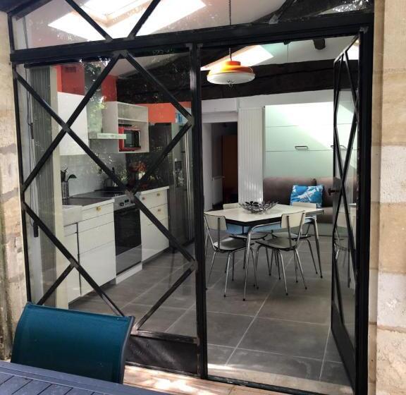 آپارتمان 1 خوابه با چشم‌انداز باغ, Chambres & Tables D'hôtes L'ostal De Pombonne