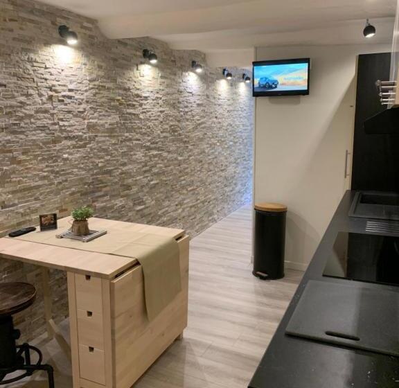 Апартаменты 2 Спальни, Marseille City Chambres&appartements