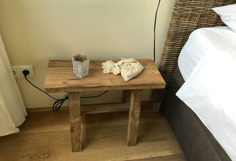 스탠다드 룸 풀장 전망, Villa La Begude   Boutique Luxury B&b