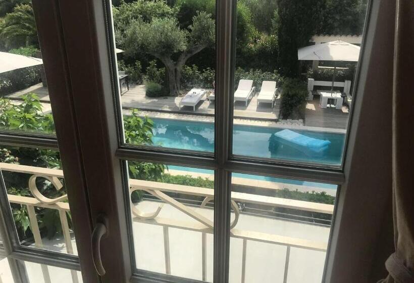 غرفة سوبيريور مطلة على حمام السباحة, Villa La Begude   Boutique Luxury B&b