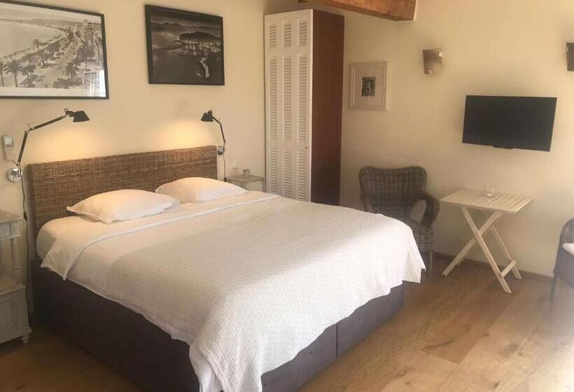 수피리어 룸 풀장 전망, Villa La Begude   Boutique Luxury B&b