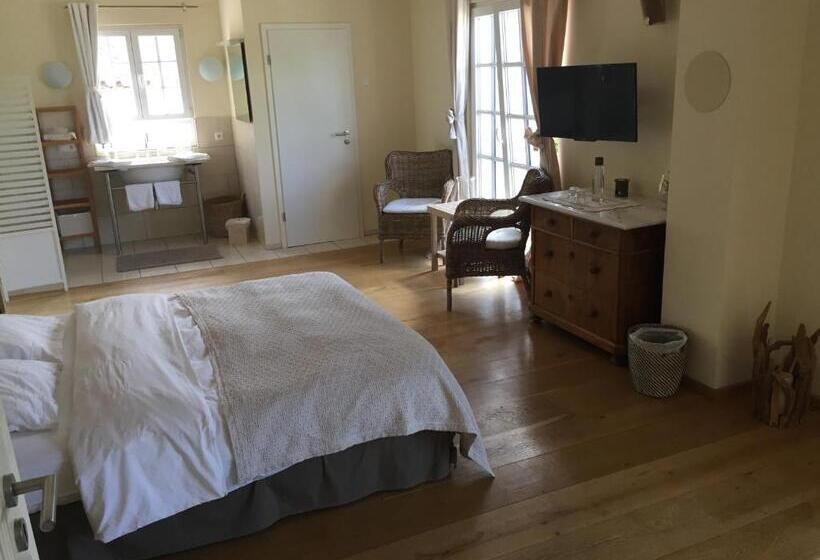 수피리어 룸 풀장 전망, Villa La Begude   Boutique Luxury B&b