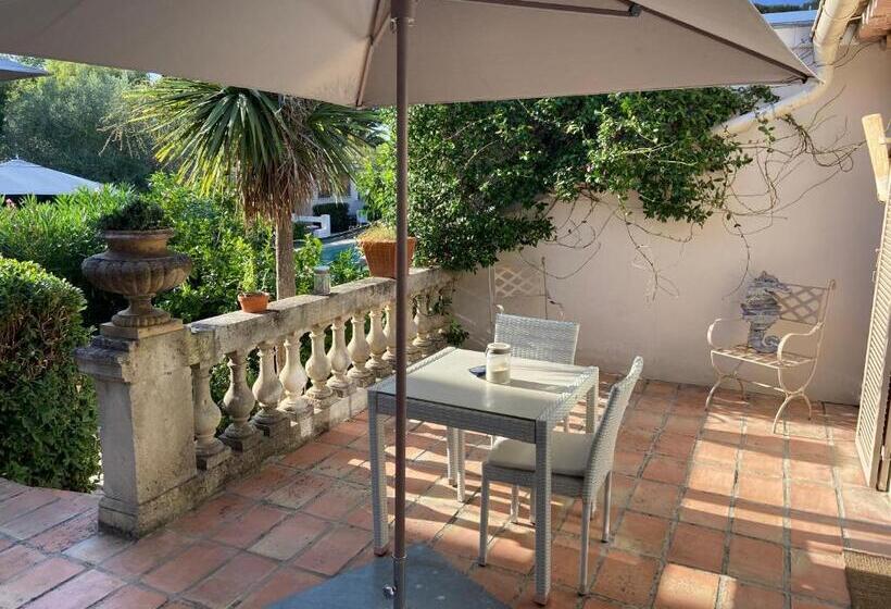 스탠다드 룸 풀장 전망, Villa La Begude   Boutique Luxury B&b