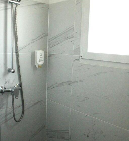 إستديو عائلى, Fleur De Ré