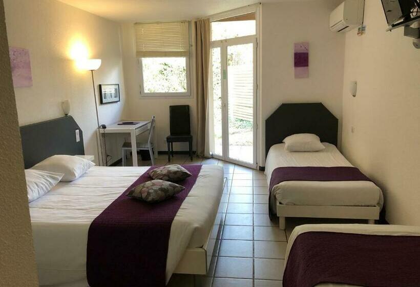 Standard Quadruple Room, Le Clos Des Bruyeres