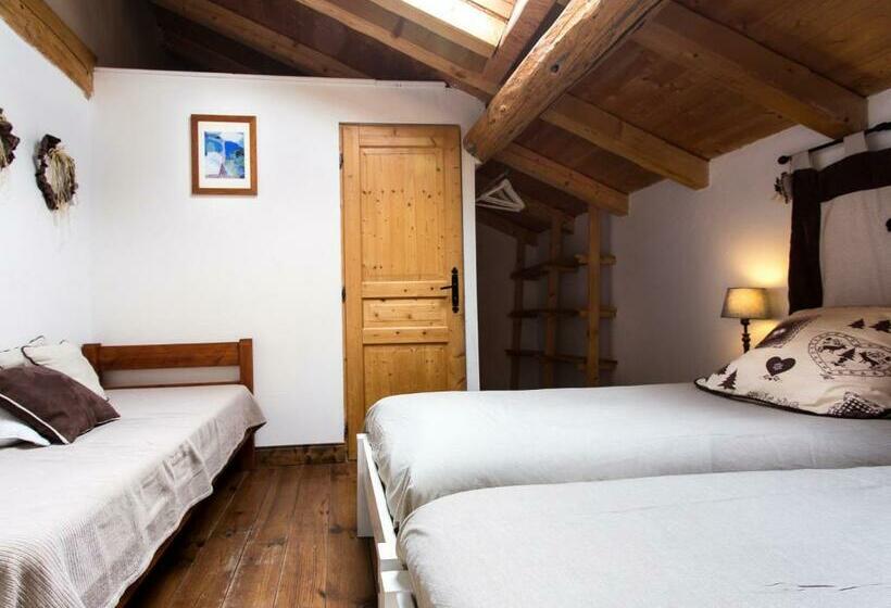 Номер Стандарт Трехместный, Gite Auberge De Montvilliers