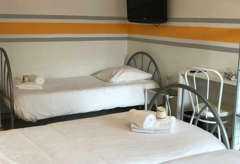 غرفة قياسية ثلاثية, Enzo Hotels Neufchâteau By Kyriad Direct