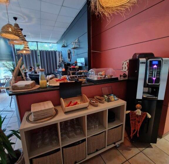 Семейный Номер, Tempo Hôtel