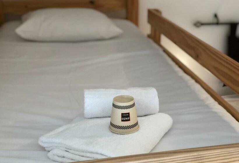 Четырехместный Номер Стандарт, Enzo Hotels Neufchâteau By Kyriad Direct