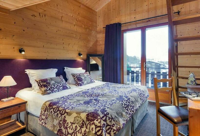 Четырехместный Номер Стандарт с Балконом, Hôtel Et Spa Le Delta