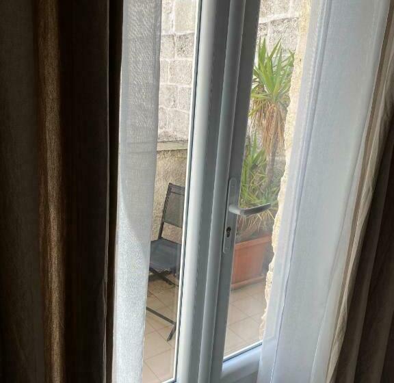 Номер Стандарт, Hôtel Restaurant Le Provençal