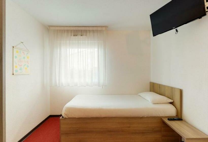 Семейный Номер, Everhotel De Tarbes Ibos