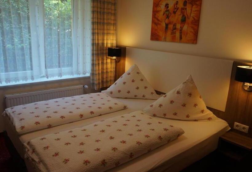 اتاق کلاسیک چهارنفره, Neuses