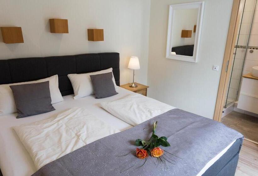 StandaardKamer, Restaurant Sonnenlay