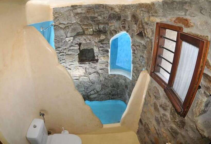 اتاق استاندارد سه نفره, Alexandros Mykonos