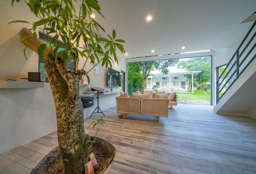 کابین, 雲上太陽villa Ktv烤肉