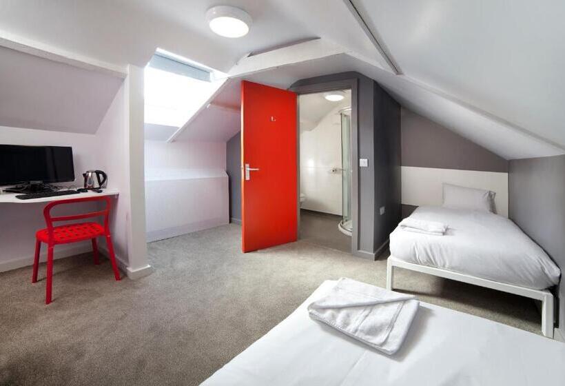 חדר סטנדרט לשלושה, Sleeperdorm   Hostel