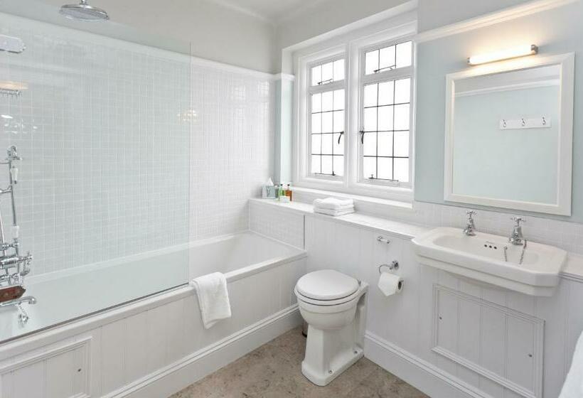 Номер Superior, The Bath Arms