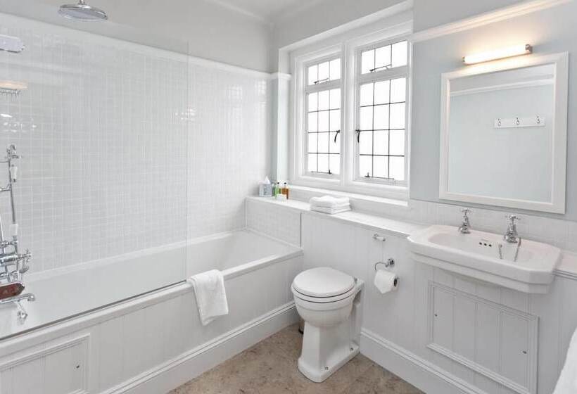 Номер Superior, The Bath Arms