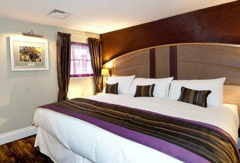 スタンダードルーム, The Golden Lion Wetherspoon