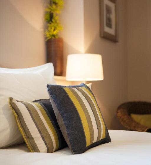 프리미엄 패일리룸, Breckland Lodge