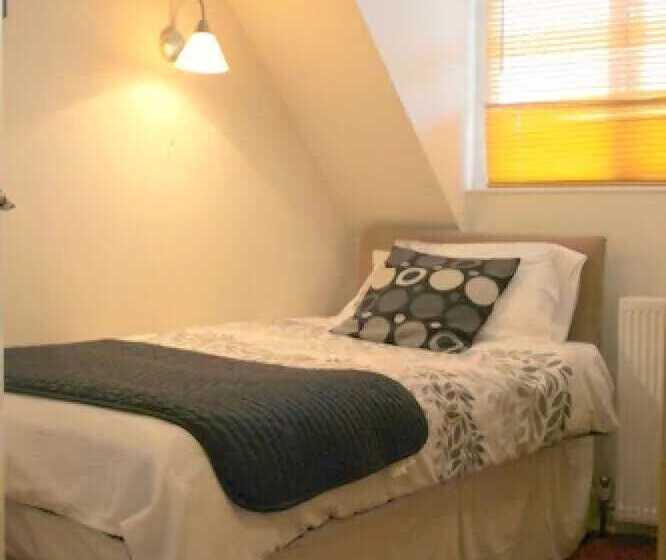 Номер Стандарт Индивидуальный Совместная Ванная, White House View Guest House