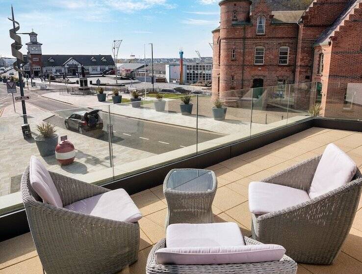Полулюкс с Балконом, Antrim House Guest Rooms & Suites