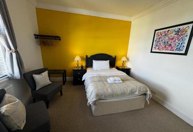 غرفة سوبيريور, Watermead House