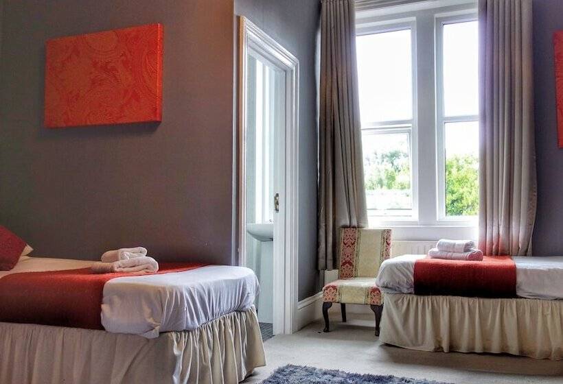 חדר משפחתי, Kensington