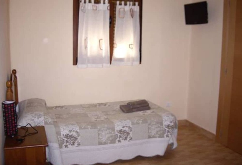 اتاق استاندارد یک نفره, Hostal Abastos