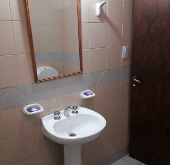 اتاق استاندارد سه نفره, Hostal Rustyk