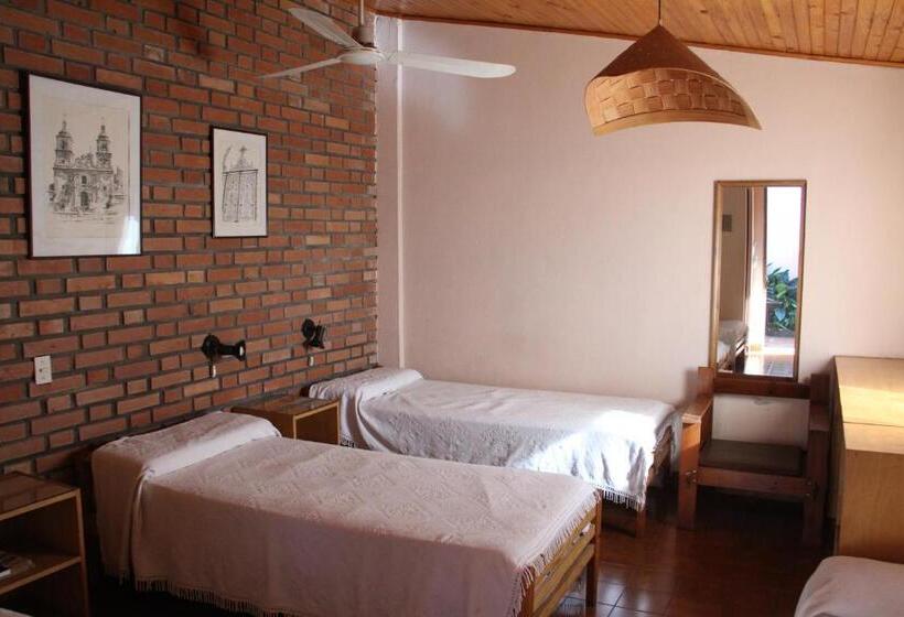 Четырехместный Номер Стандарт, Hosteria Helvecia