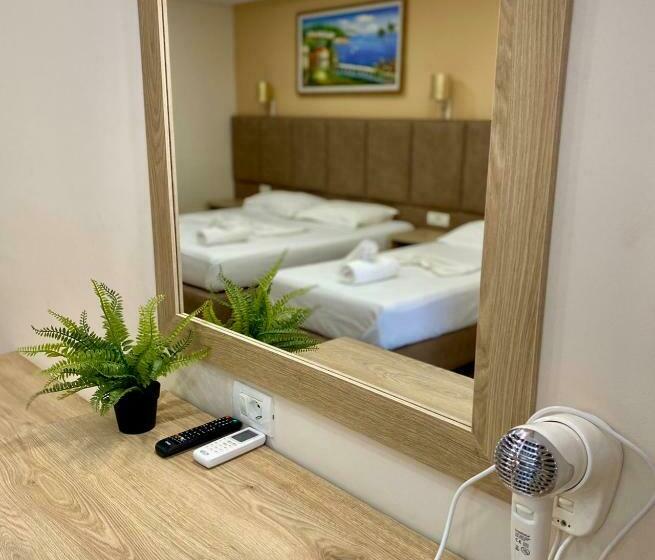 스위트, Karos Hotel Llaman