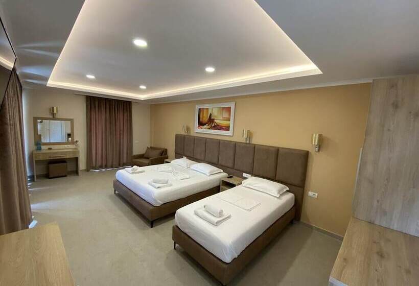 스위트, Karos Hotel Llaman