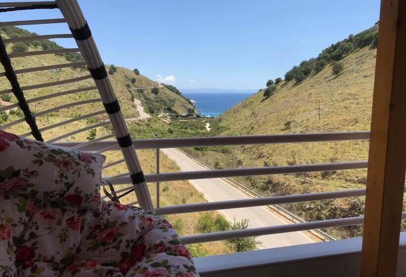 스위트, Karos Hotel Llaman