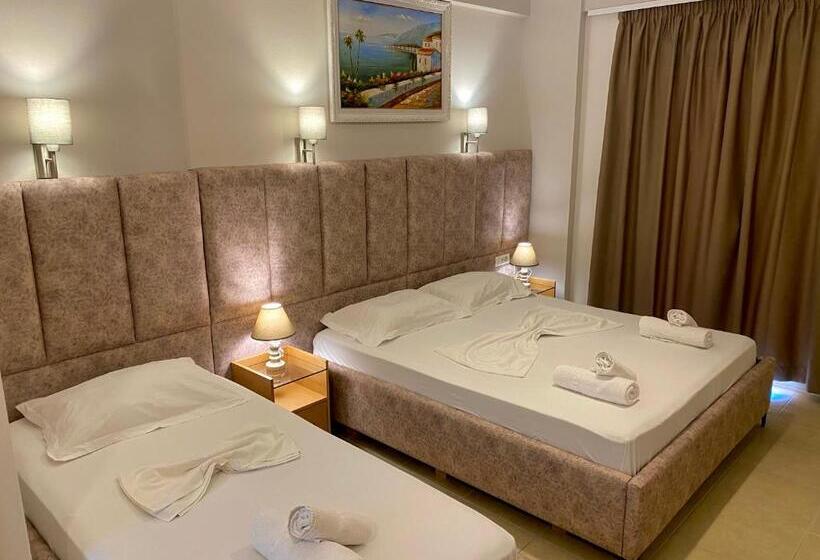 디럭스 트리플 룸, Karos Hotel Llaman