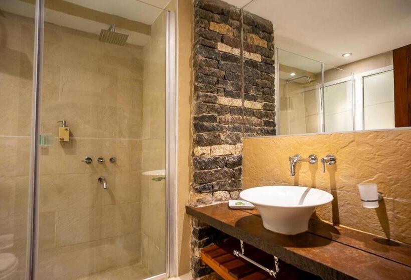 Люкс Мастер, Mizu Hotel Boutique