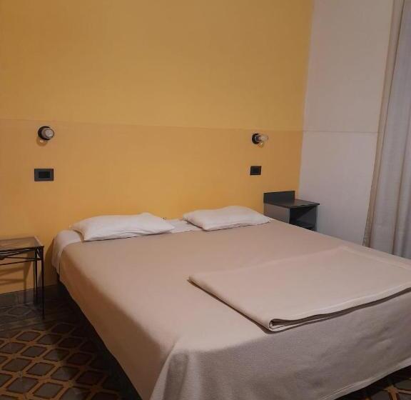 四人标准间, Antonieta Hostel