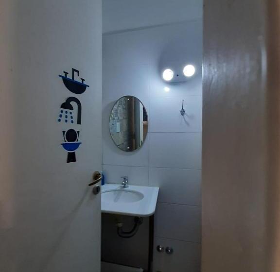 标准三人间, Antonieta Hostel