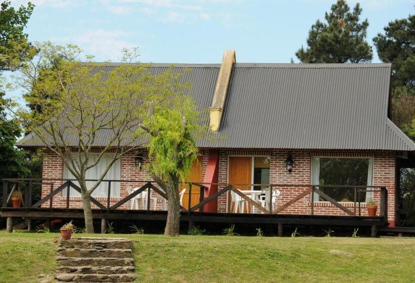 بانگلوی استاندارد, Brisas Serranas