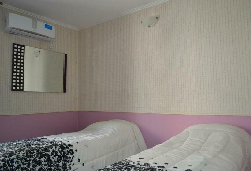 تختخواب در اتاق مشترک, Del900 Hotel Boutique